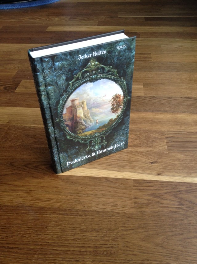 Nu har de första böckerna kommit!